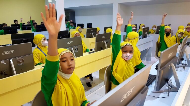 Membangun Lingkungan Belajar Digital yang Kolaboratif